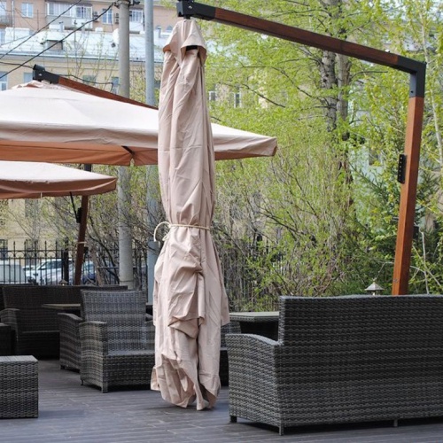 Стационарный зонт наклонный с боковой опорой